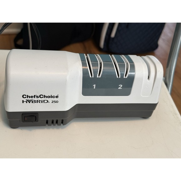 Chefs Choice‎ Hybrid Model 250 Knife Sharpener - White